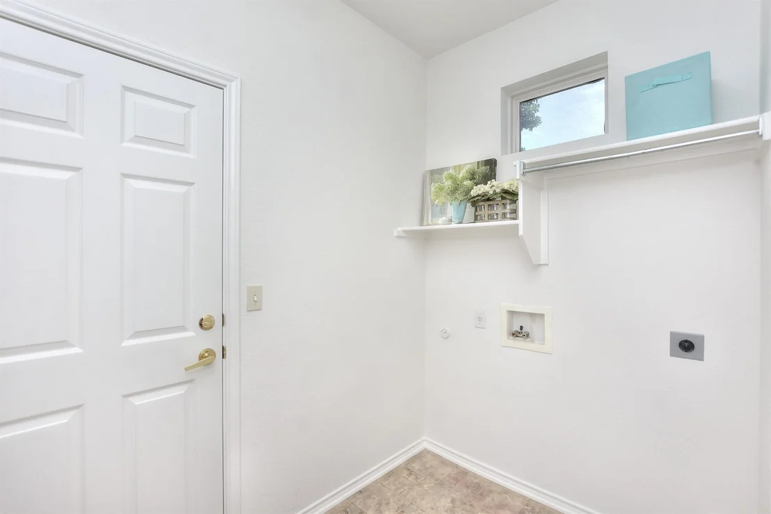 Photo of 221 Bonham LOOP