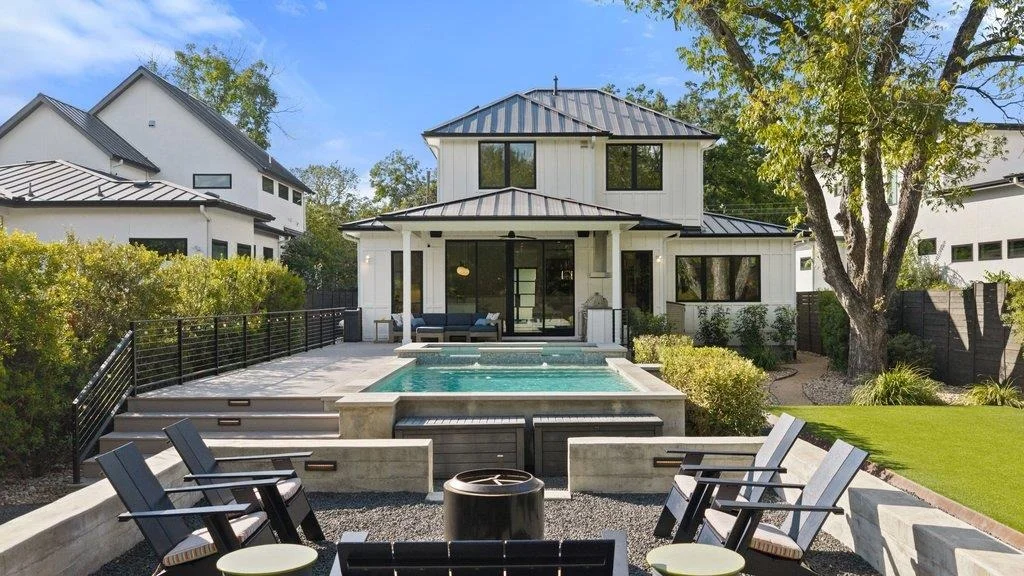Photo of 6003 Grover Ave