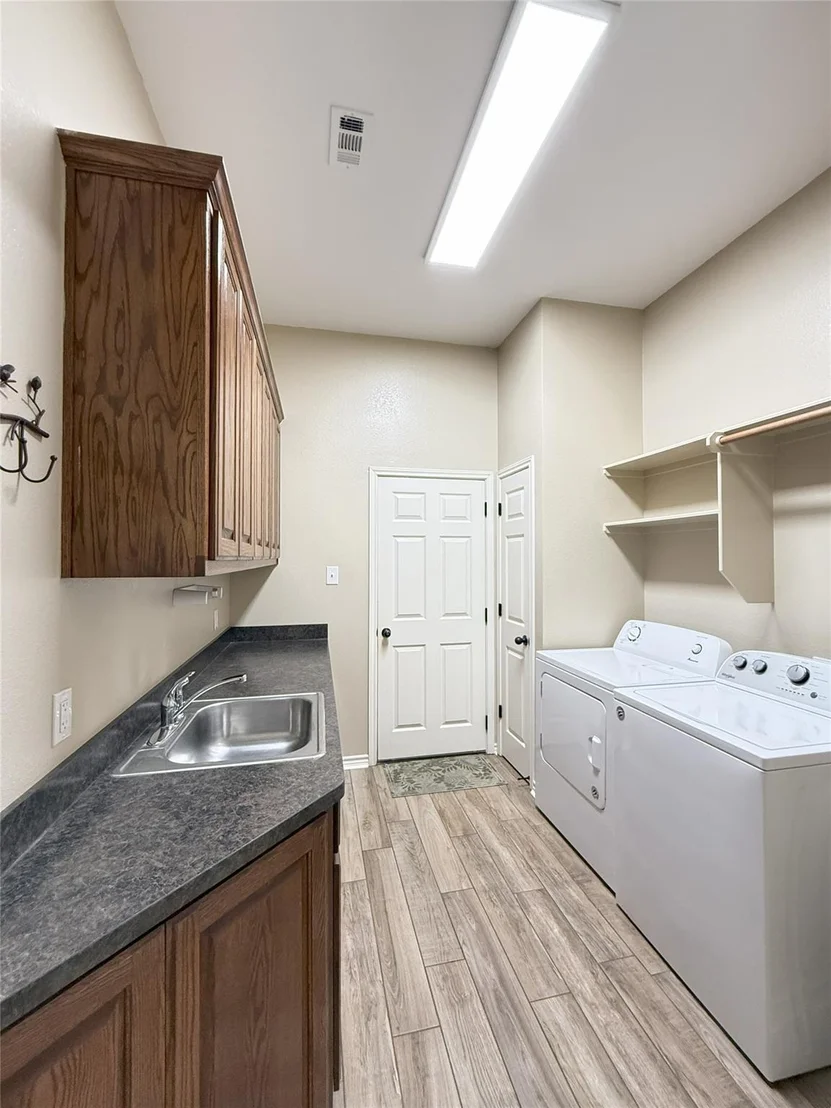 Photo of 3004 Amber Forest TRL