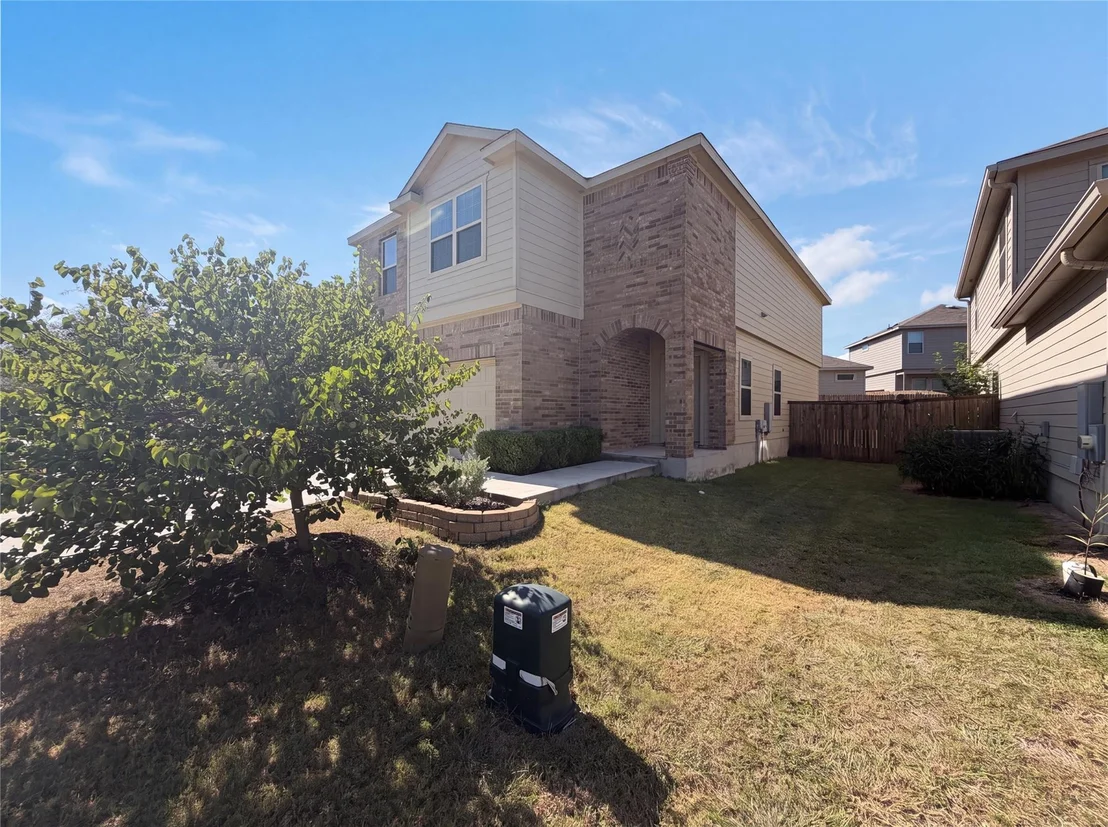 Photo of Unit 26E at 276 Circle WAY