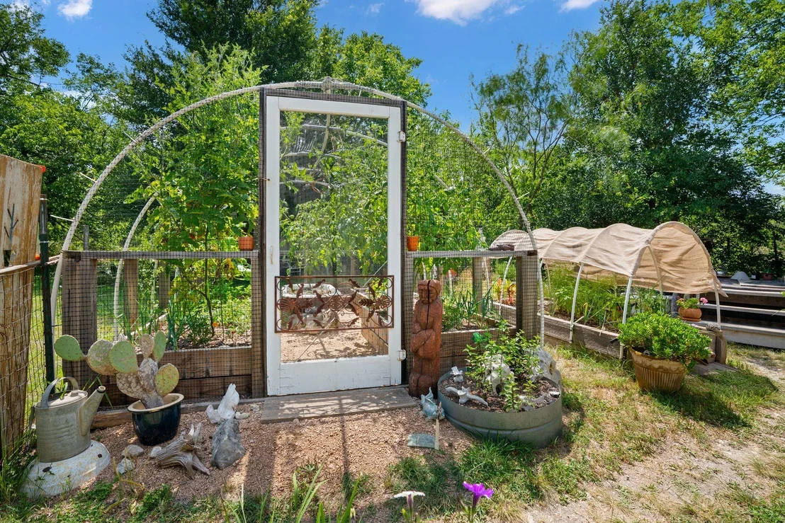 Photo of 1153 Skyline RD