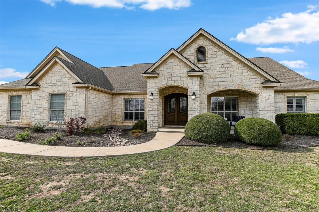 Photo of 604 Lake Side CV