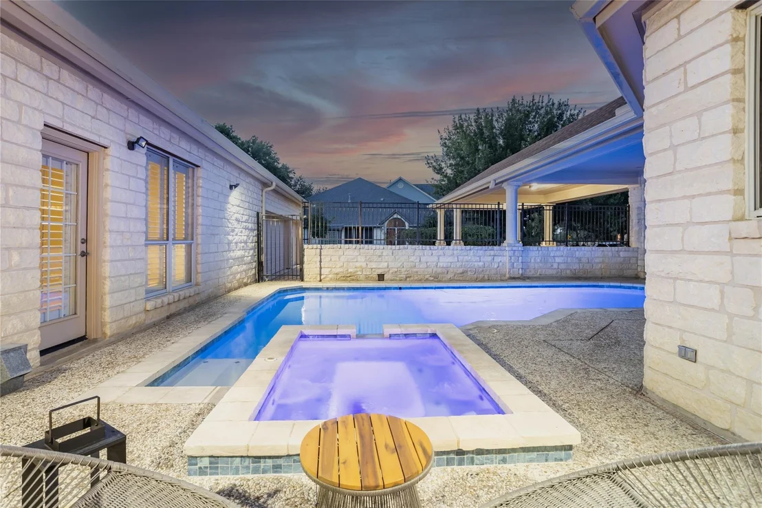 Photo of 10800 River Plantation DR