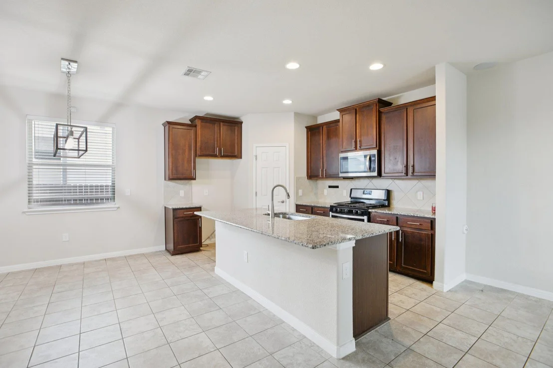 Photo of 176 Mayney LN