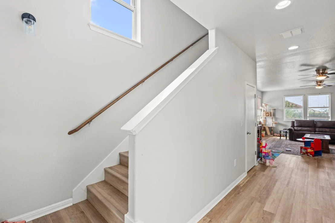 Photo of 424 Wapiti RD