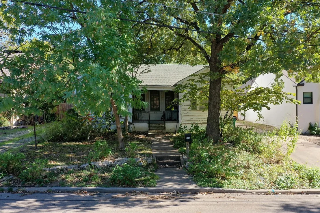 Photo of 1607 Wethersfield RD