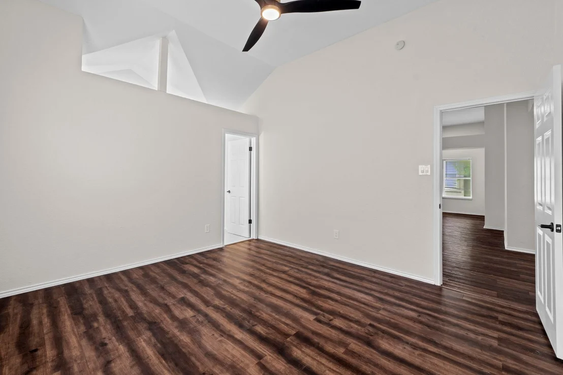 Photo of 1809 Taron CV