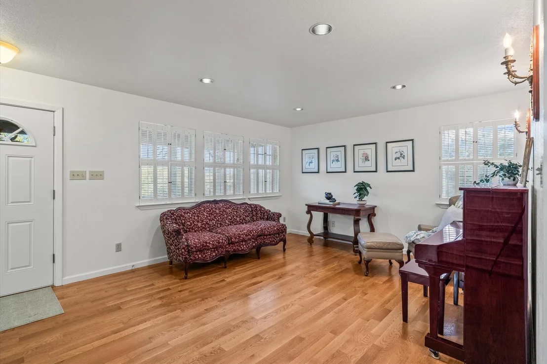 Photo of 3204 Tabletop Mountain DR