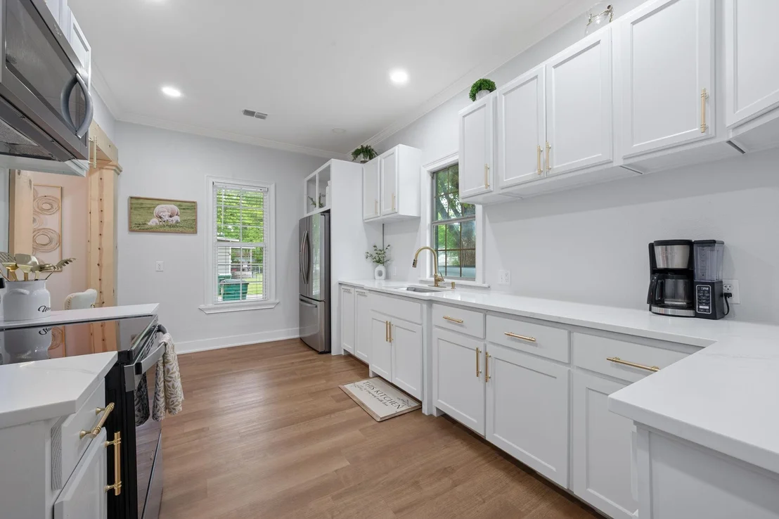 Photo of 602 E 6th ST
