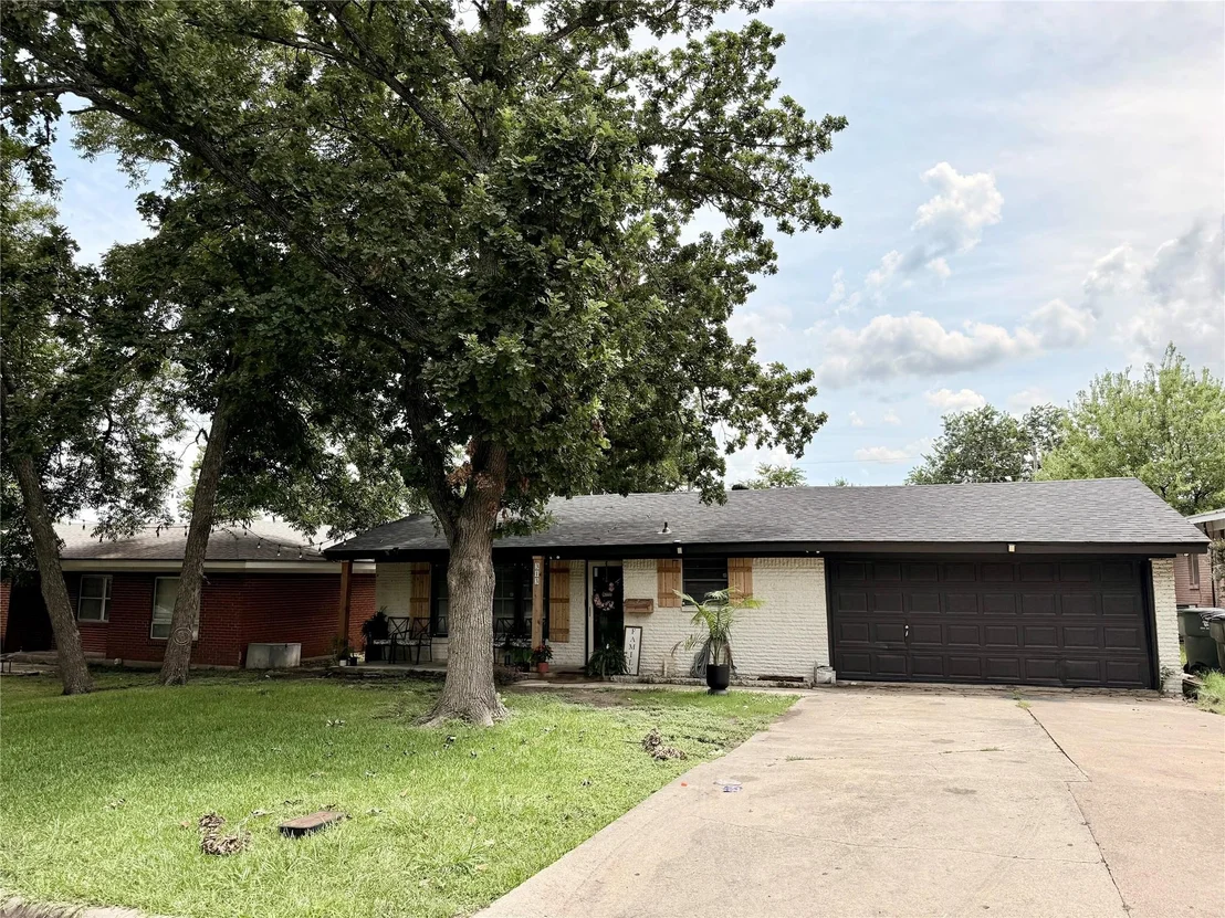 Photo of 313 E Walker Ave