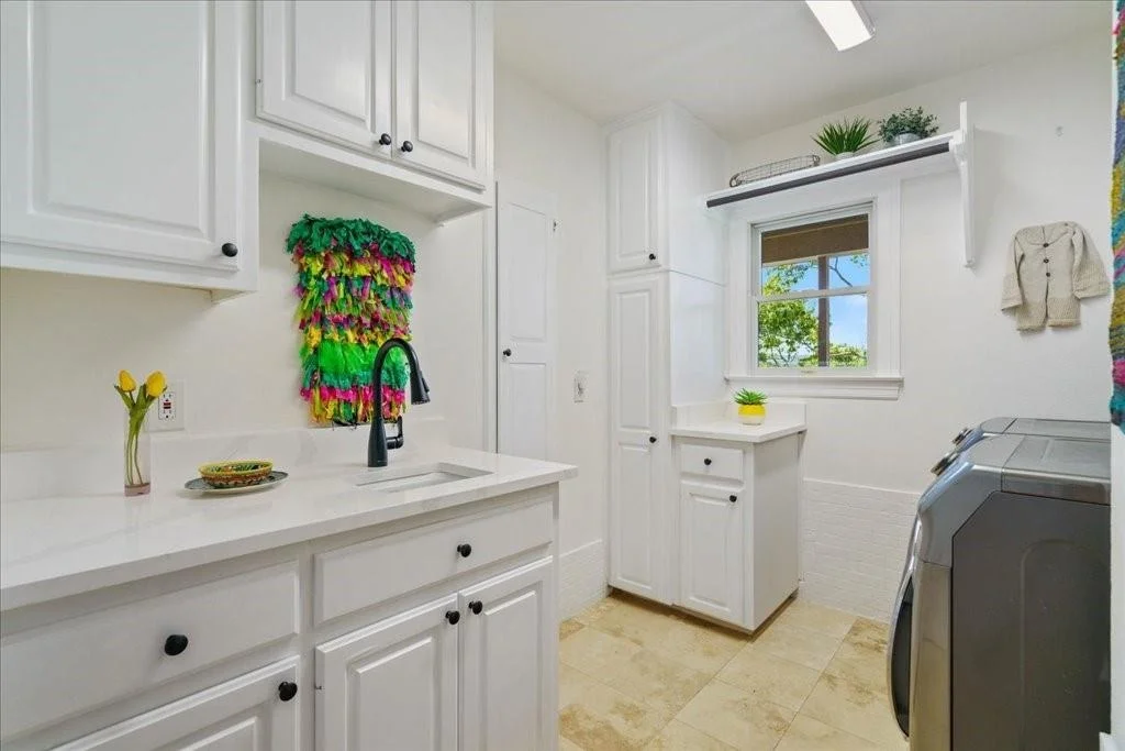 Photo of 4100 Love Bird LN