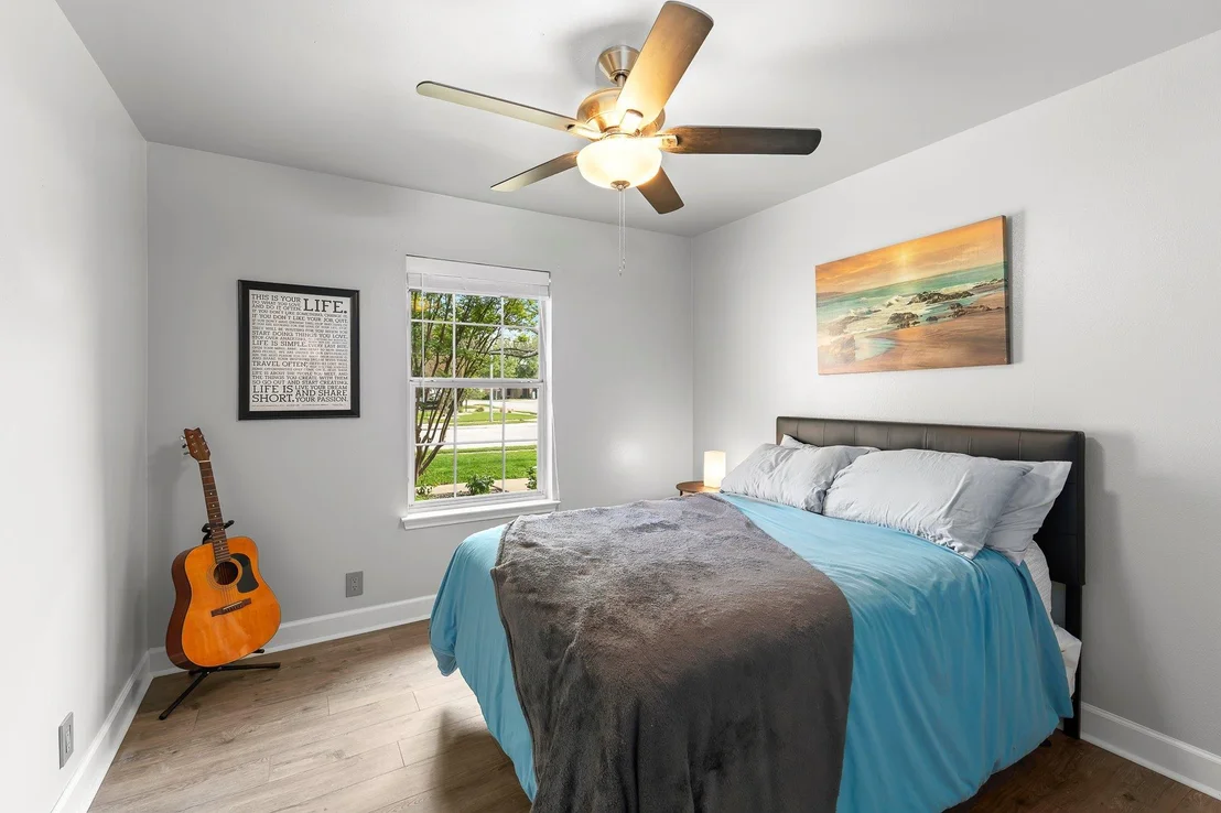 Photo of 1908 Oak Hollow DR