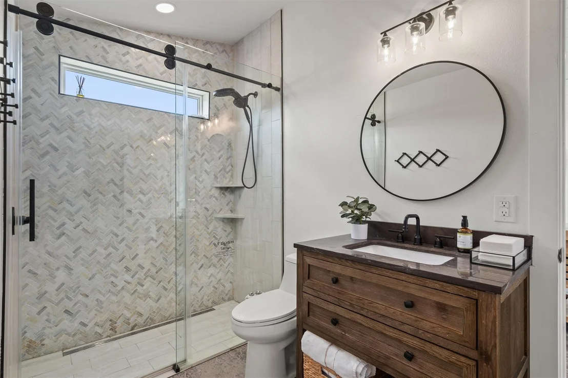 Photo of 323 Patricia RD