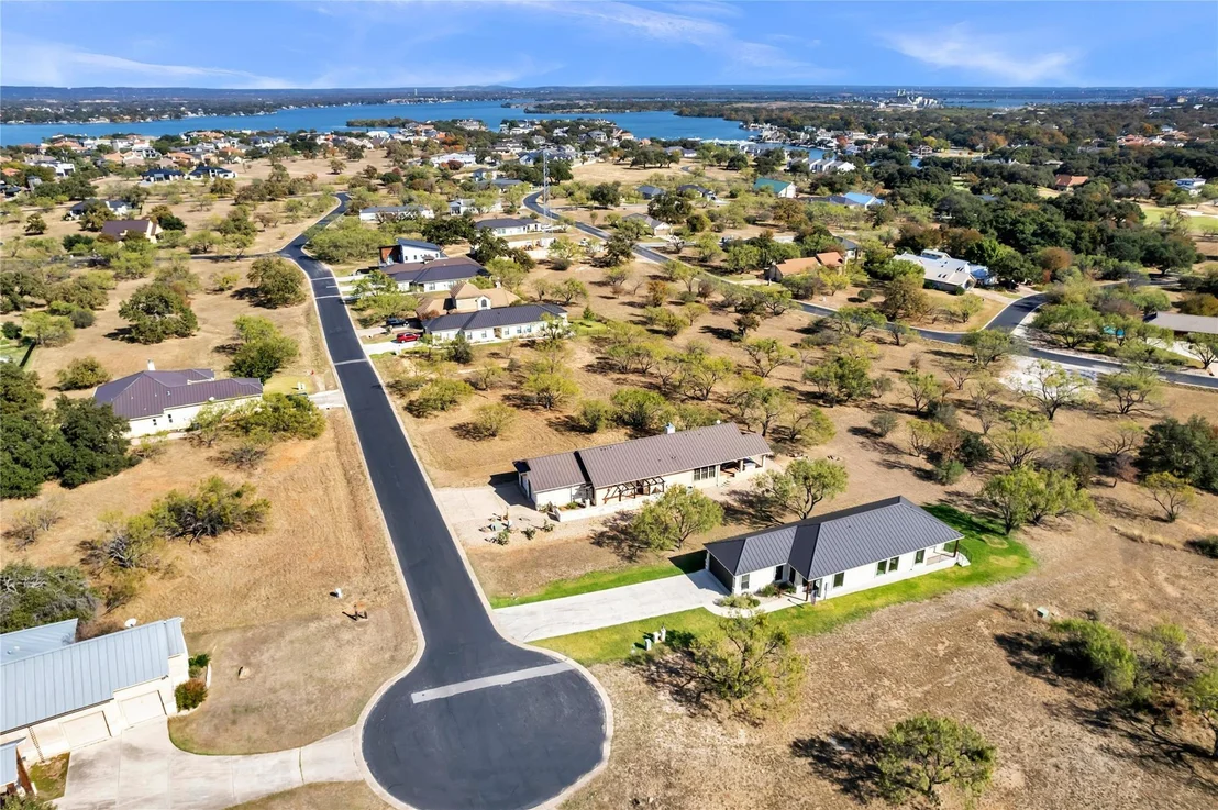Photo of 3205 Douglas DR