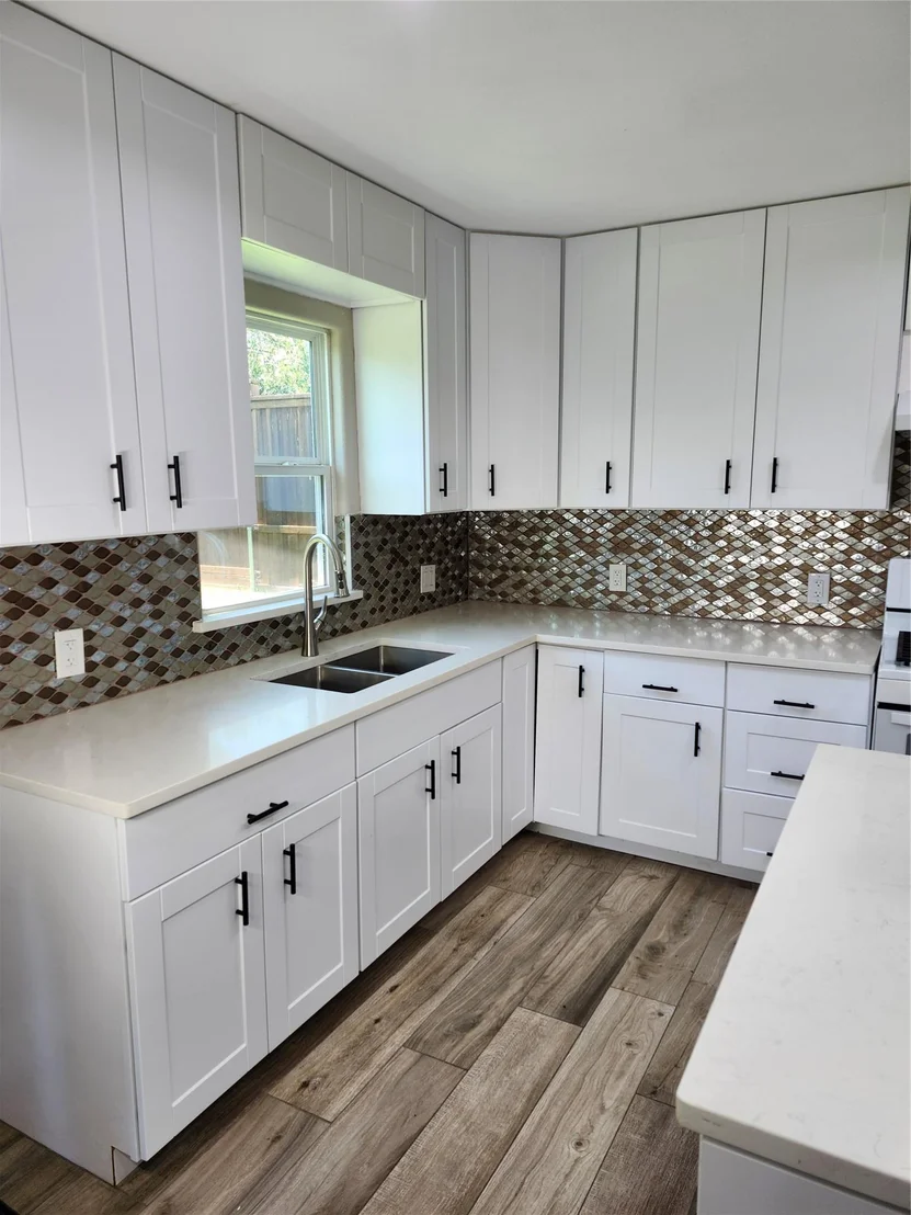 Photo of 209 W Victory Ave
