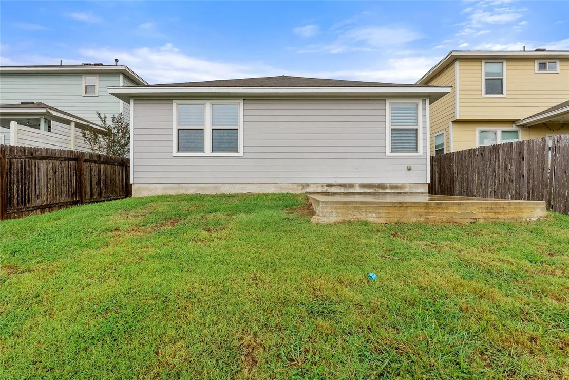 Photo of 557 Twisted Oaks LN