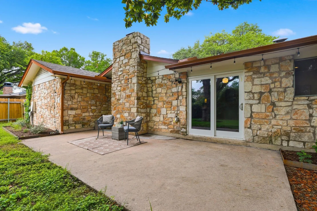 Photo of 9907 Oak Hollow DR