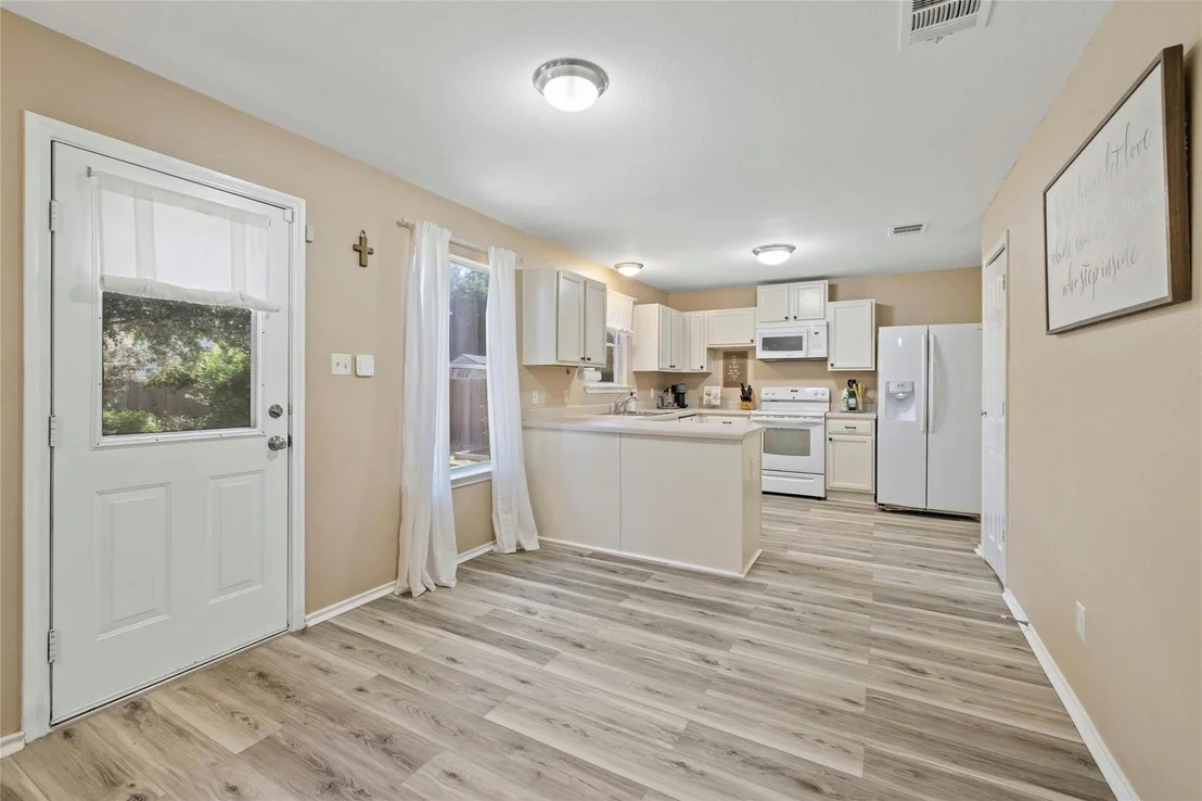 Photo of 404 Meadow Park DR