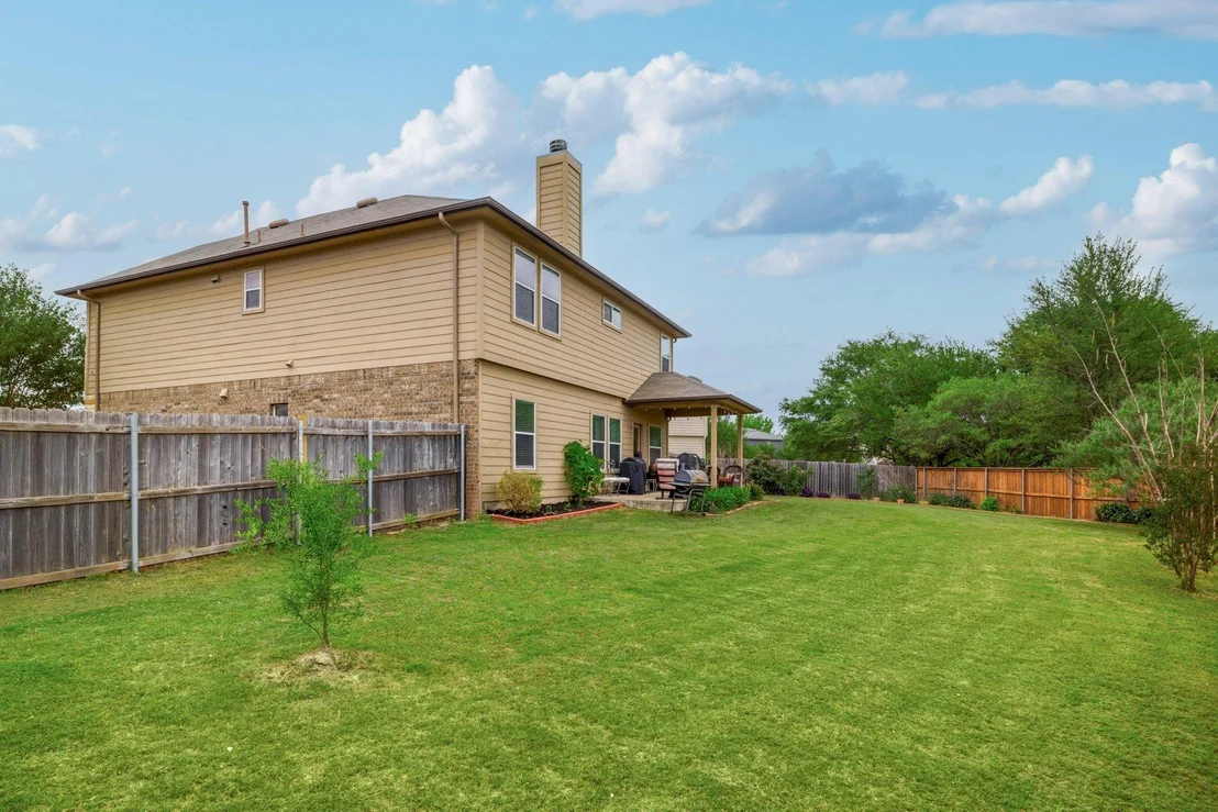 Photo of 588 Bottle Brush DR