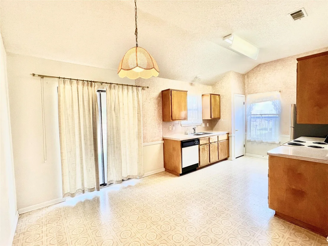 Photo of 105 Lariat CIR