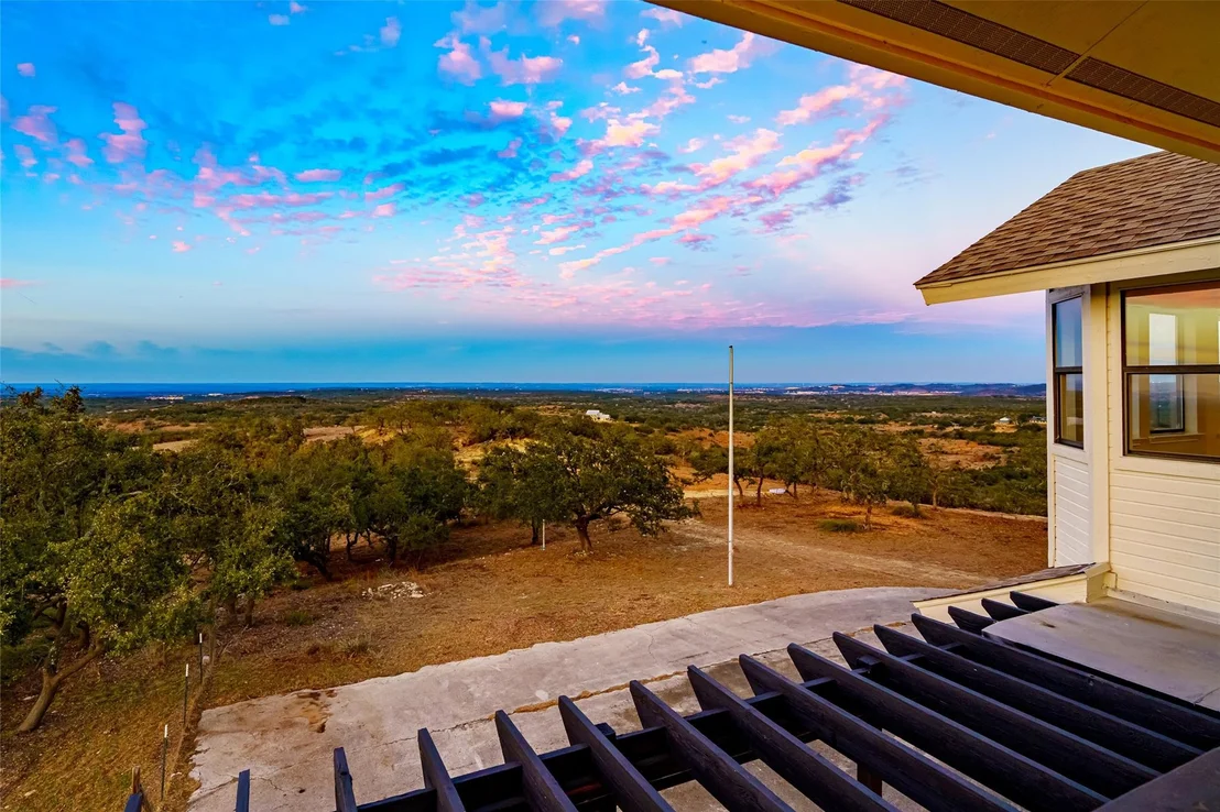 Photo of 20811 Hamilton Pool RD