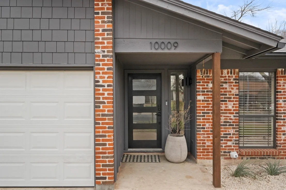 Photo of 10009 Floyd DR