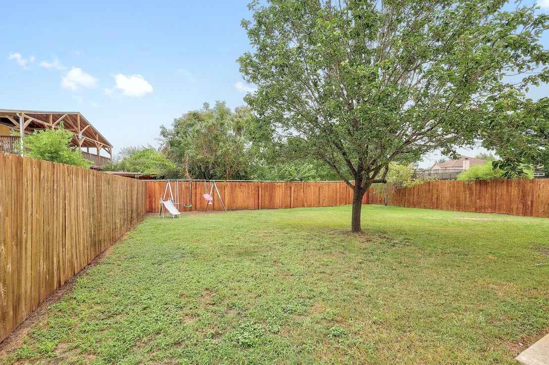 Photo of 335 Mistletoe LN