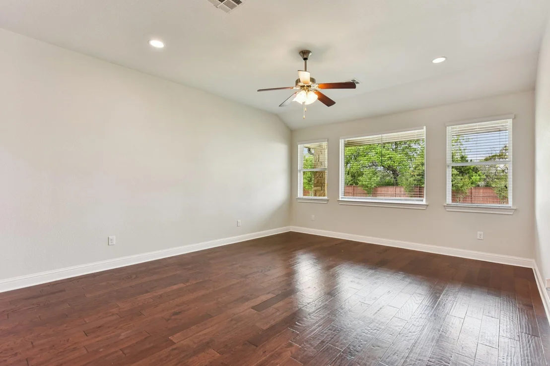 Photo of 114 Magona TRL