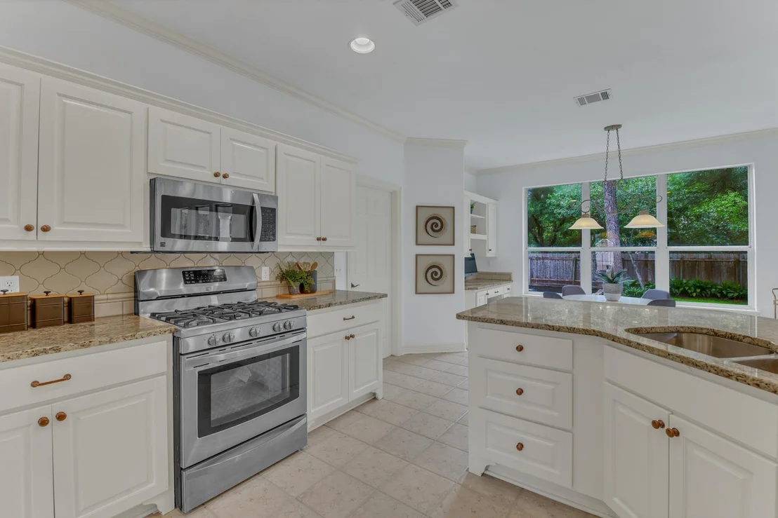 Photo of 701 Oaklands DR