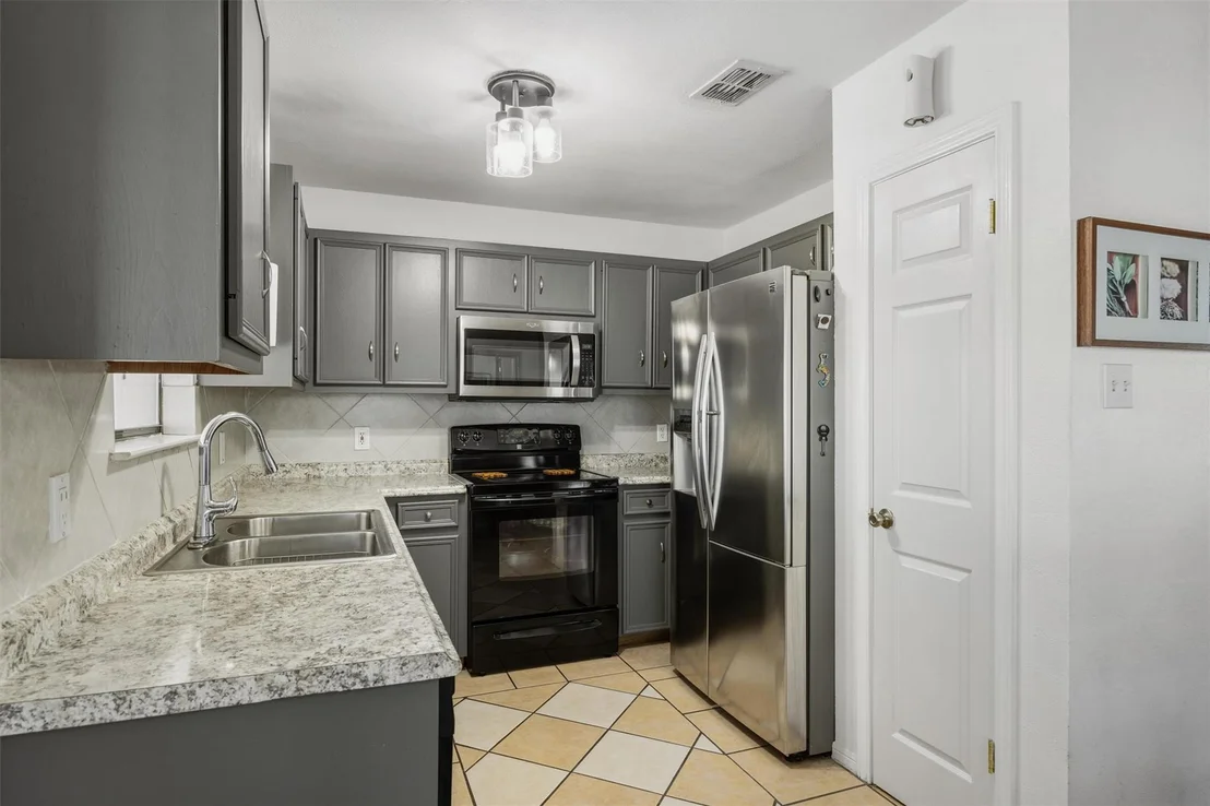 Photo of 2401 Smith Branch BLVD