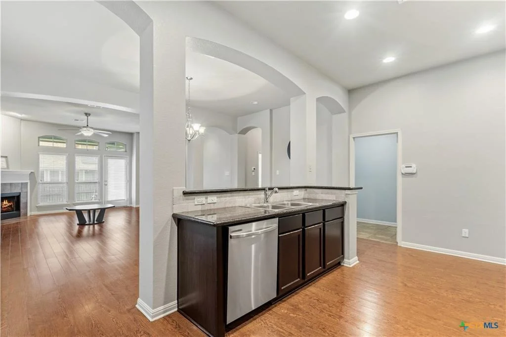 Photo of 6409 Louise LN