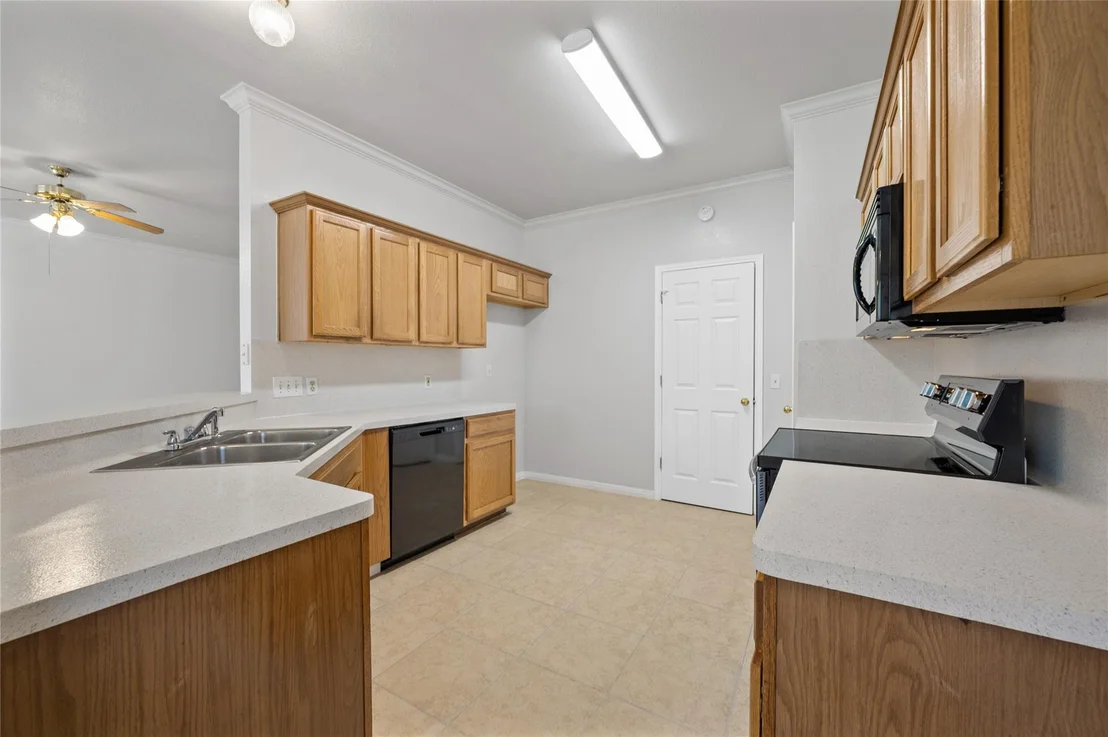 Photo of 5709 Hudson Bend RD