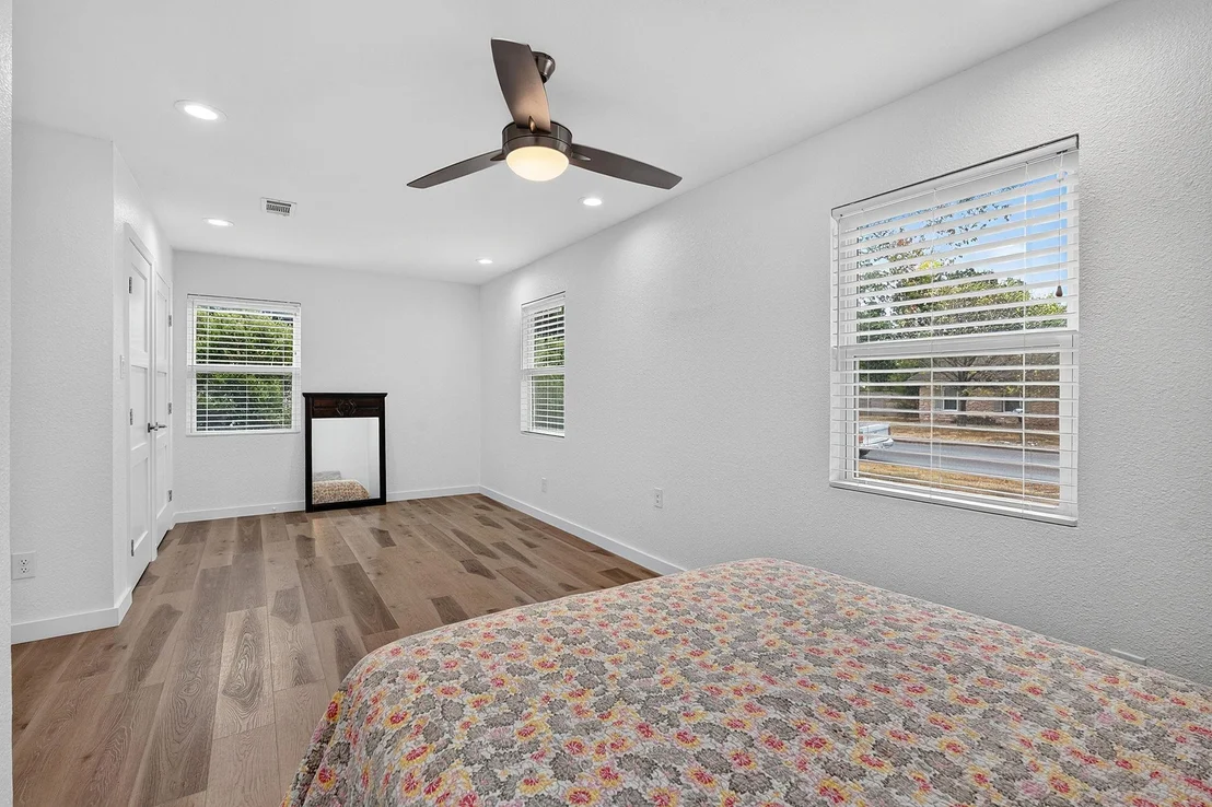 Photo of 204 Chippendale Ave