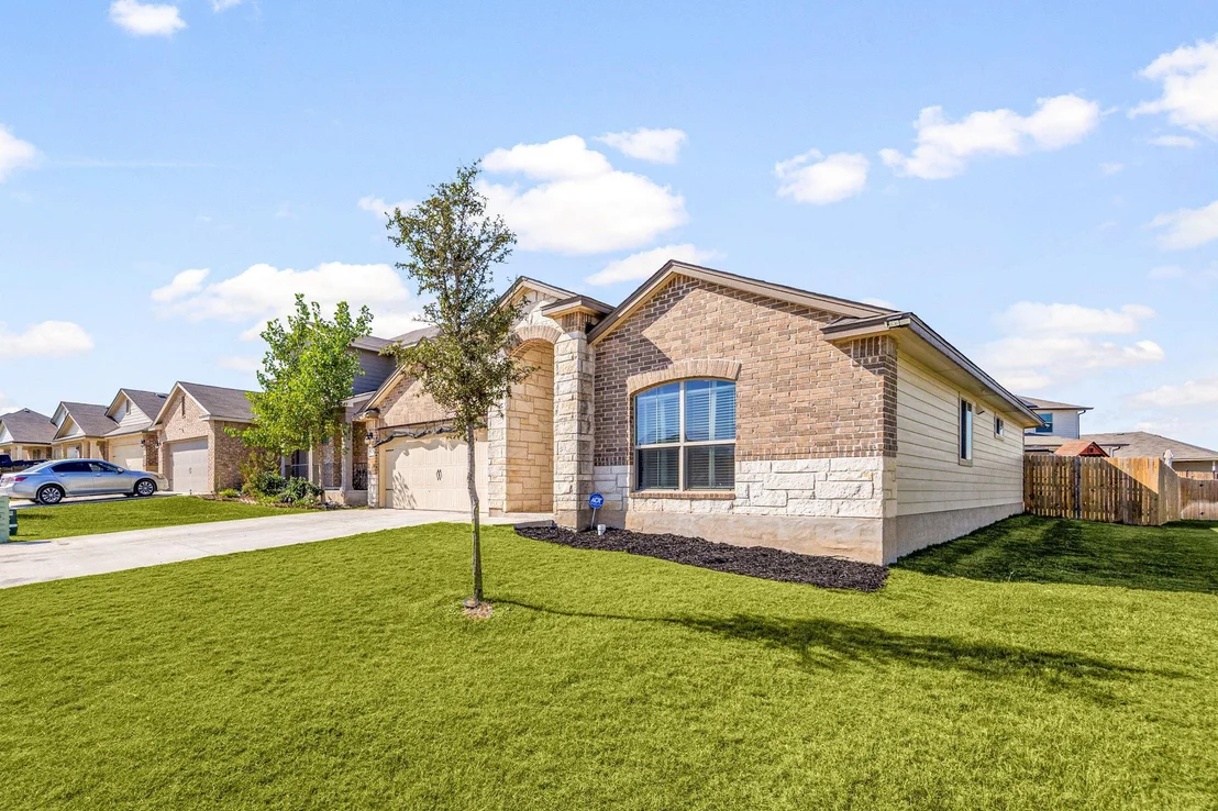 Photo of 149 Rearden BLVD
