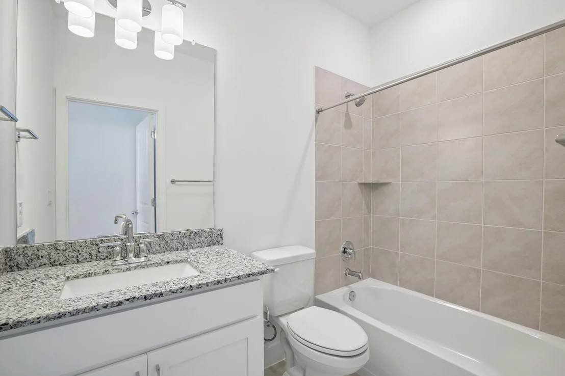 Photo of 125 Maverick Ave