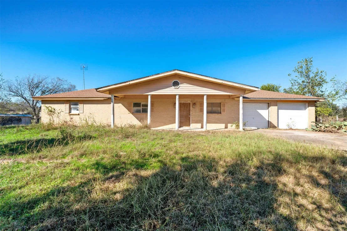Photo of 230 County Road 422