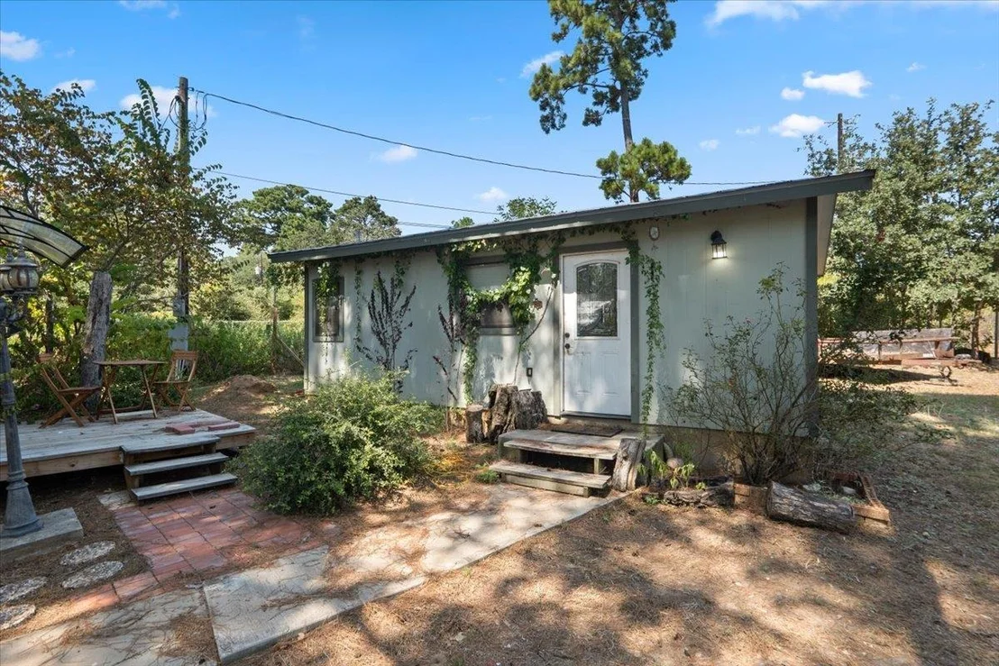 Photo of 138 Forest LN
