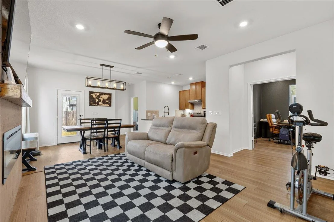 Photo of 223 Pitkin DR