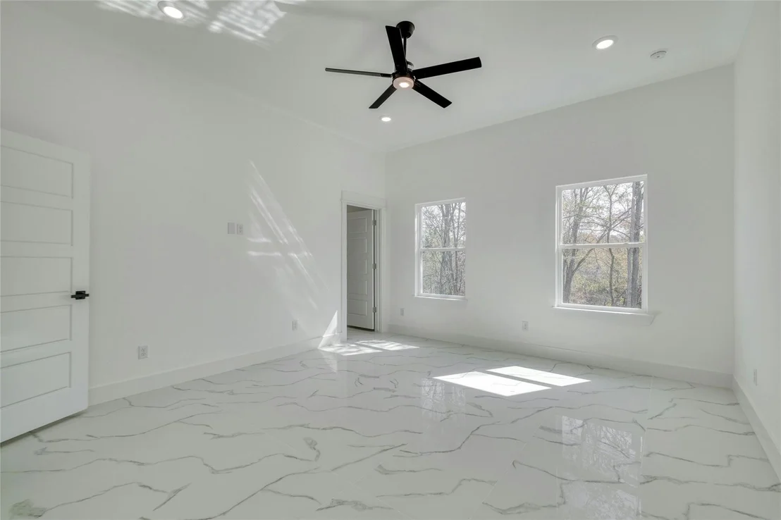 Photo of 121 Diamond Head DR