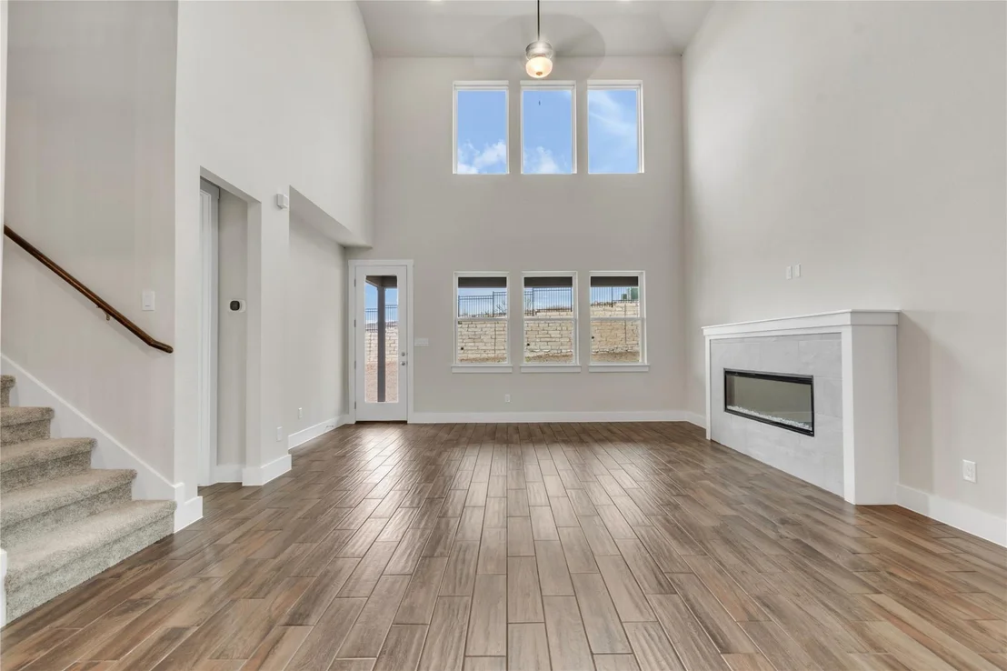 Photo of 8424 Red Bottle Brush RD