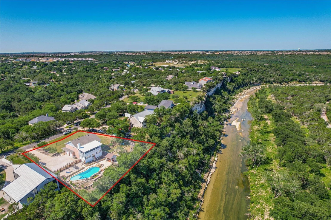Photo of 131 High Gabriel DR
