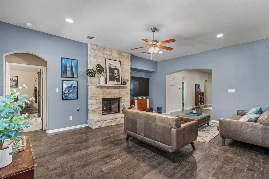 Photo of 2520 Weeping Beech LN
