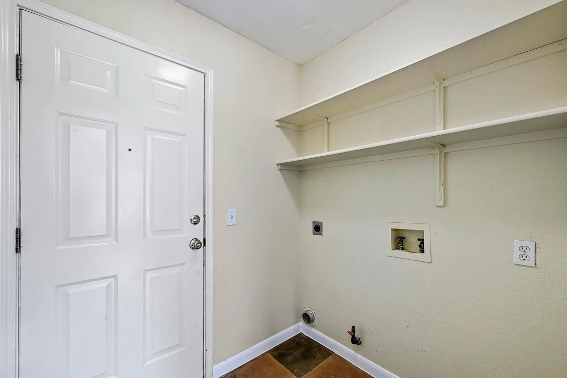 Photo of 902 Honeysuckle DR