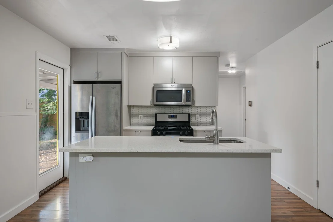 Photo of 3203 Dolphin DR