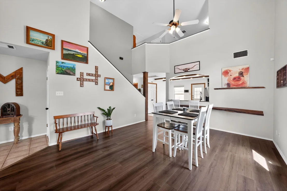 Photo of 748 Bills CIR