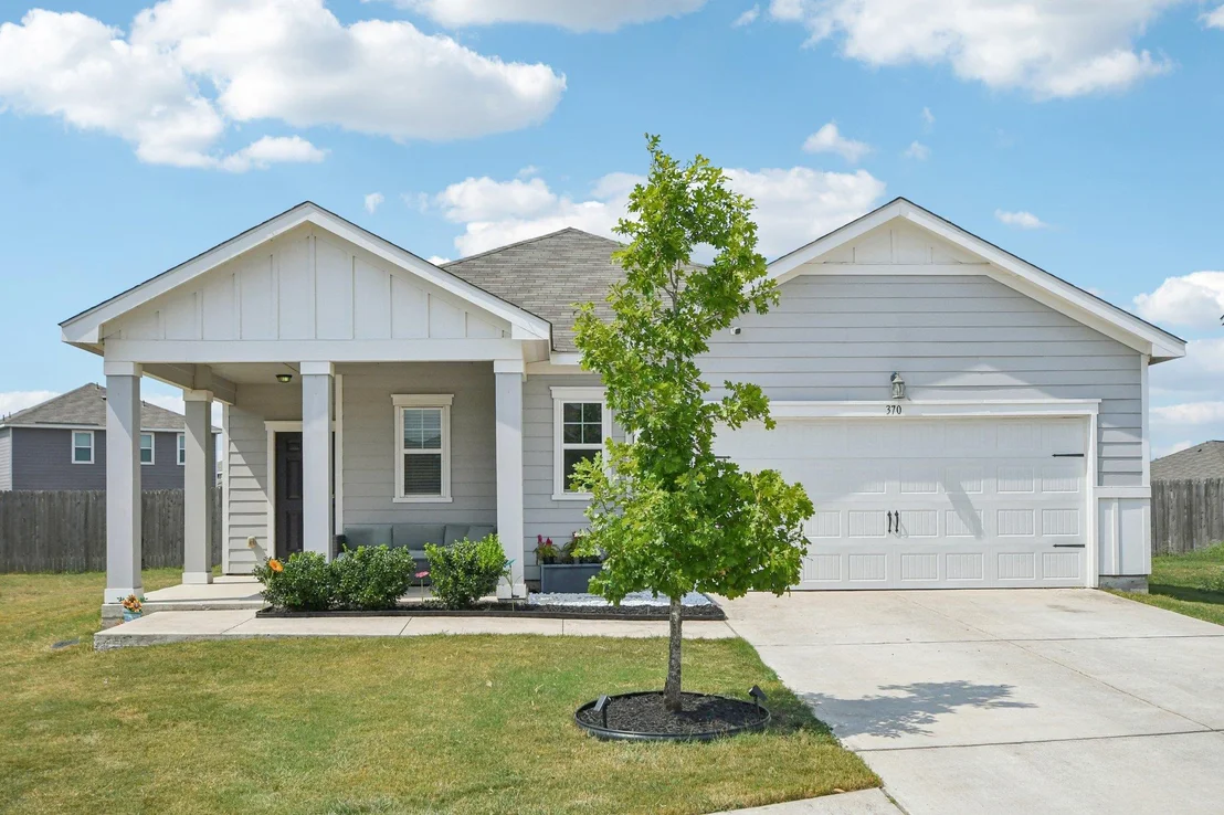 Photo of 370 Seneca LOOP