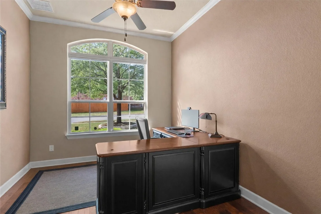 Photo of 4005 Haight ST