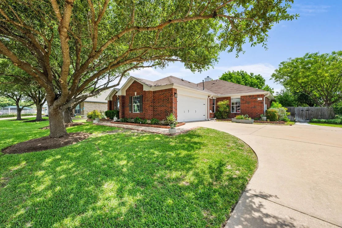 Photo of 712 Kingston Lacy BLVD