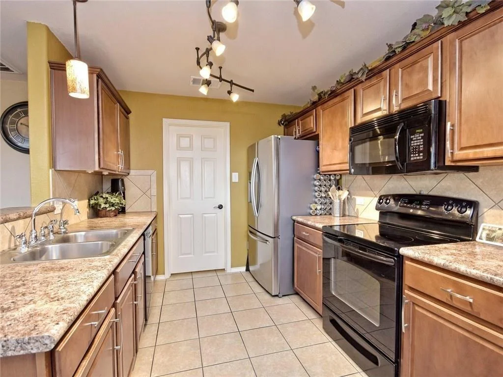 Photo of 1206 Hensley DR