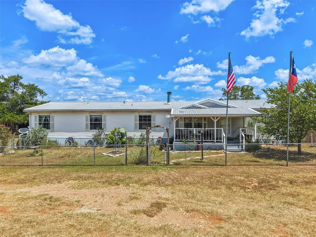 Photo of 372 Hofferek RD